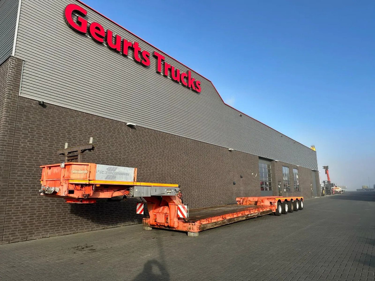 Nooteboom EURO-100-05 DIEPLADER / TIEFLADER / LOW LOADER M - Semi-remorque surbaissé: photos 2 Nooteboom EURO-100-05 DIEPLADER / TIEFLADER / LOW LOADER M - Semi-remorque surbaissé: photos 2