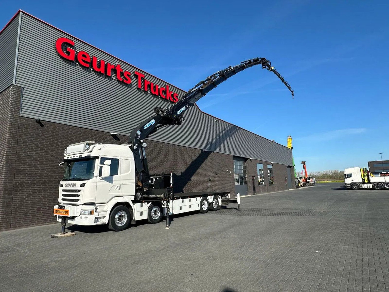 Scania G490 LB8X2*6HNB MET EFFER 955/8S +JIB 6S KRAAN / - Camion grue: photos 2 Scania G490 LB8X2*6HNB MET EFFER 955/8S +JIB 6S KRAAN / - Camion grue: photos 2