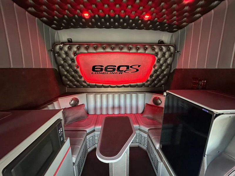 Tracteur routier Scania S660 V8 6X2 LONGLINE SPECIAL INTERIOR BUFFL TREKKER MET HYDRAULIEK / SATTELZUG / TRACTOR UNIT / CAMIÓN: photos 17 Tracteur routier Scania S660 V8 6X2 LONGLINE SPECIAL INTERIOR BUFFL TREKKER MET HYDRAULIEK / SATTELZUG / TRACTOR UNIT / CAMIÓN: photos 17