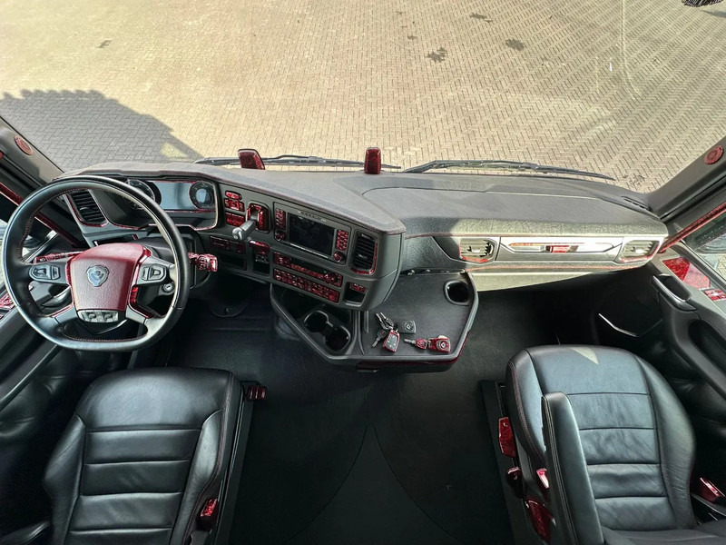 Tracteur routier Scania S660 V8 6X2 LONGLINE SPECIAL INTERIOR BUFFL TREKKER MET HYDRAULIEK / SATTELZUG / TRACTOR UNIT / CAMIÓN: photos 13 Tracteur routier Scania S660 V8 6X2 LONGLINE SPECIAL INTERIOR BUFFL TREKKER MET HYDRAULIEK / SATTELZUG / TRACTOR UNIT / CAMIÓN: photos 13