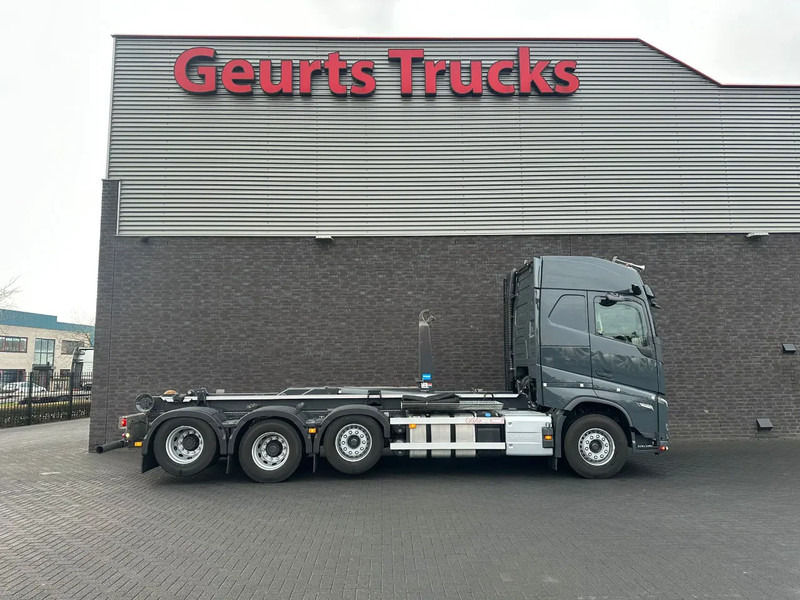 Volvo FH 540 8X2 TRIPLE VDL S30-6700 HAAKARMSYSTEEM / ABROLLKIPPER / HOOKLIFT - Camion ampliroll: photos 4 Volvo FH 540 8X2 TRIPLE VDL S30-6700 HAAKARMSYSTEEM / ABROLLKIPPER / HOOKLIFT - Camion ampliroll: photos 4