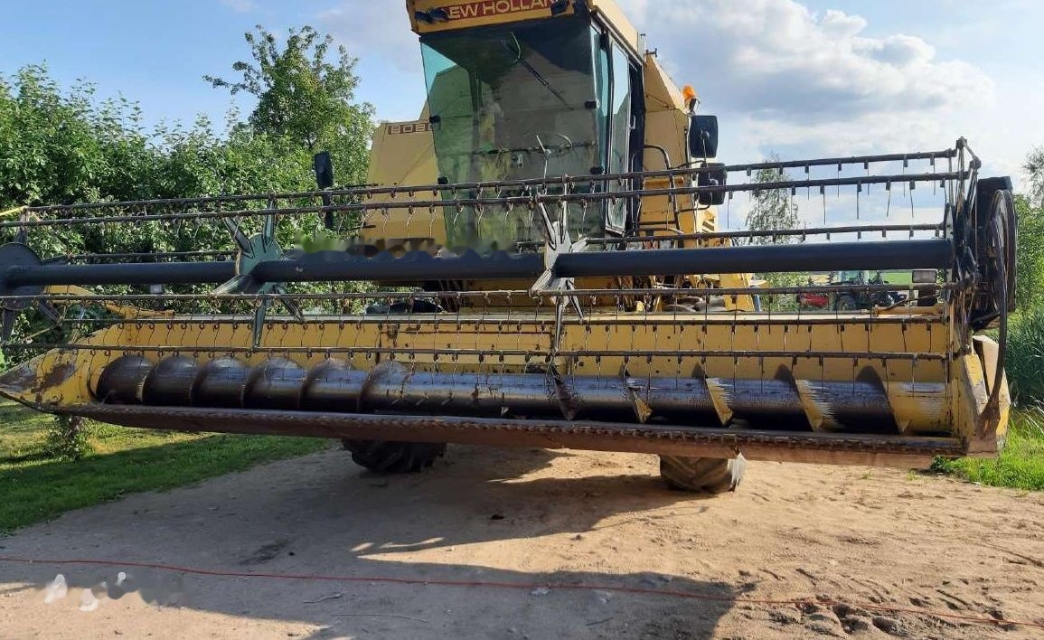 Moissonneuse-batteuse neuf New Holland 8080