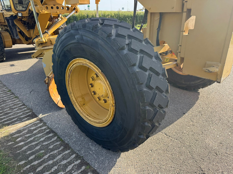 Niveleuse Caterpillar 140K: photos 17