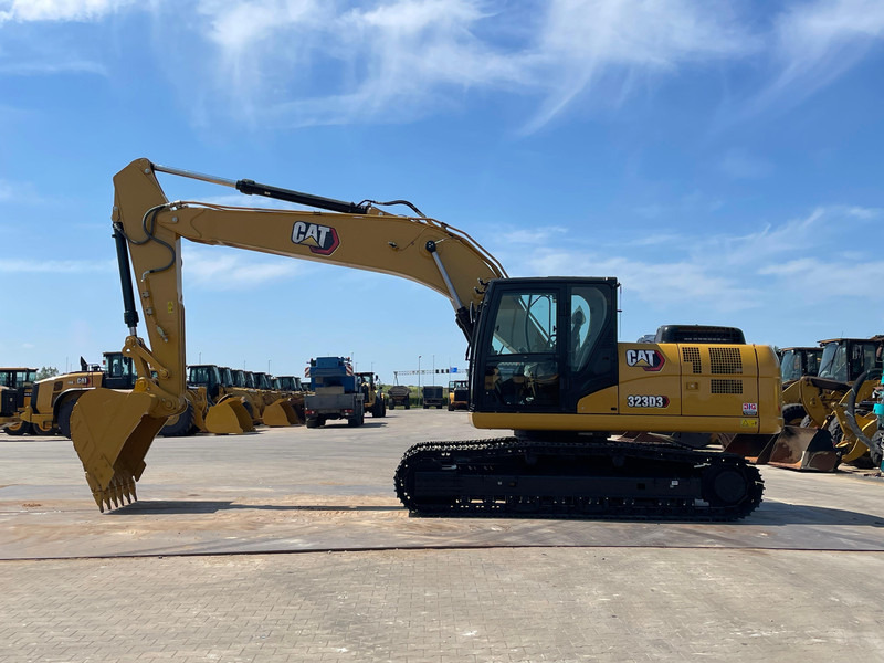 Caterpillar 323D3 - Pelle sur chenille: photos 1 Caterpillar 323D3 - Pelle sur chenille: photos 1