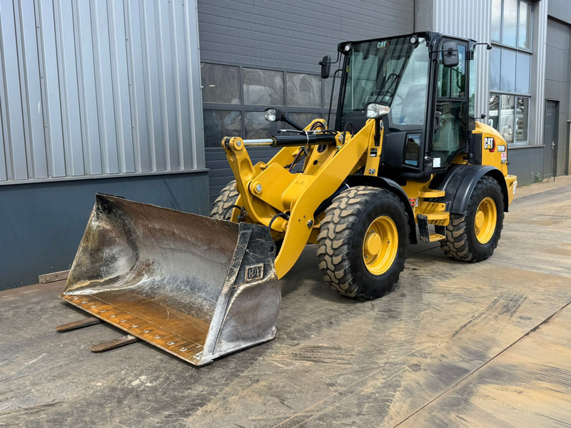 Caterpillar 908M CE + EPA - Chargeuse sur pneus: photos 2 Caterpillar 908M CE + EPA - Chargeuse sur pneus: photos 2