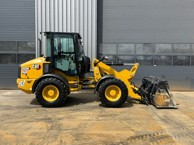 Caterpillar 908M CE + EPA - Chargeuse sur pneus: photos 5 Caterpillar 908M CE + EPA - Chargeuse sur pneus: photos 5