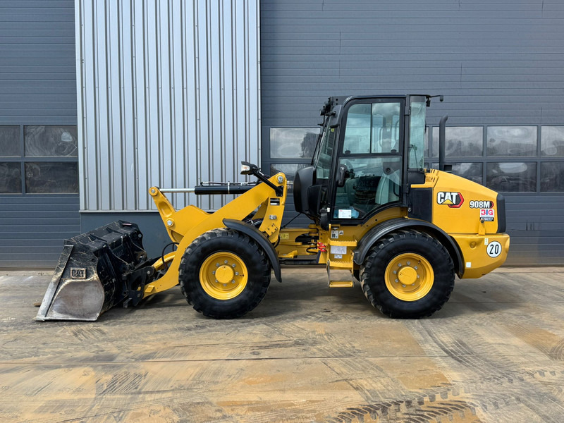 Caterpillar 908M CE + EPA - Chargeuse sur pneus: photos 1 Caterpillar 908M CE + EPA - Chargeuse sur pneus: photos 1