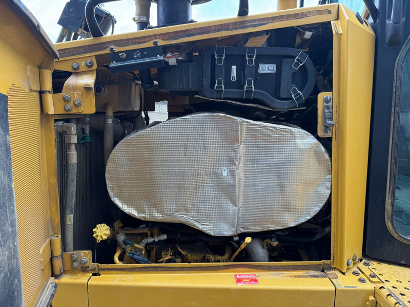 Bulldozer Caterpillar D6T LGP: photos 17 Bulldozer Caterpillar D6T LGP: photos 17