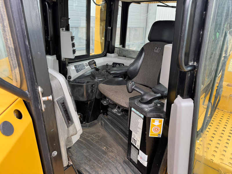 Bulldozer Caterpillar D6T LGP: photos 20 Bulldozer Caterpillar D6T LGP: photos 20