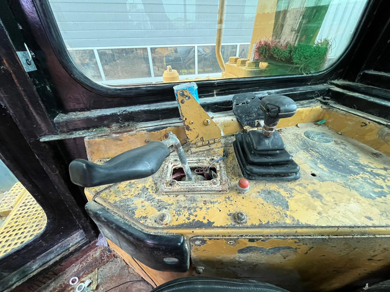 Bulldozer Caterpillar D8R - Single shank ripper: photos 17