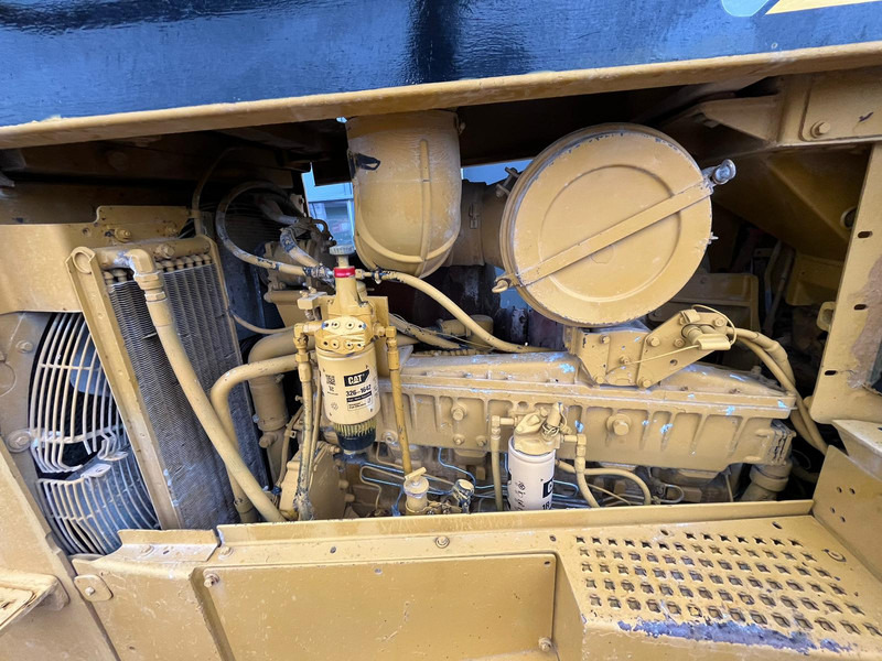 Bulldozer Caterpillar D8R - Single shank ripper: photos 10
