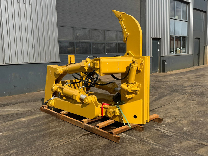 Caterpillar D8T D8R D8N Single Shank Ripper (forged shanks) - Ripper: photos 1 Caterpillar D8T D8R D8N Single Shank Ripper (forged shanks) - Ripper: photos 1
