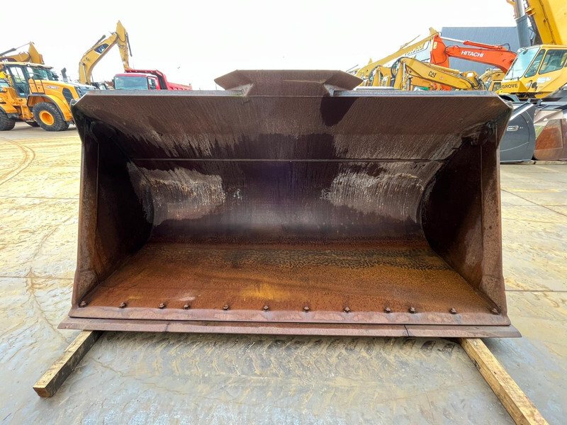 Doosan Bucket DL450 4600 l - Godet: photos 2 Doosan Bucket DL450 4600 l - Godet: photos 2