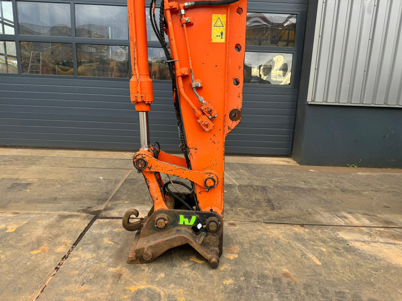 Pelle sur chenille Hitachi ZX135US: photos 16