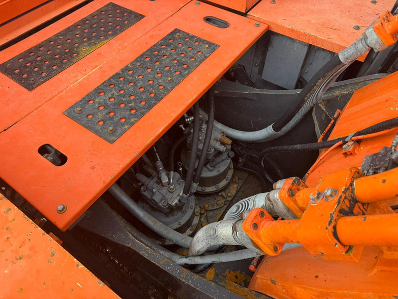 Pelle sur chenille Hitachi ZX670LCH-3: photos 16