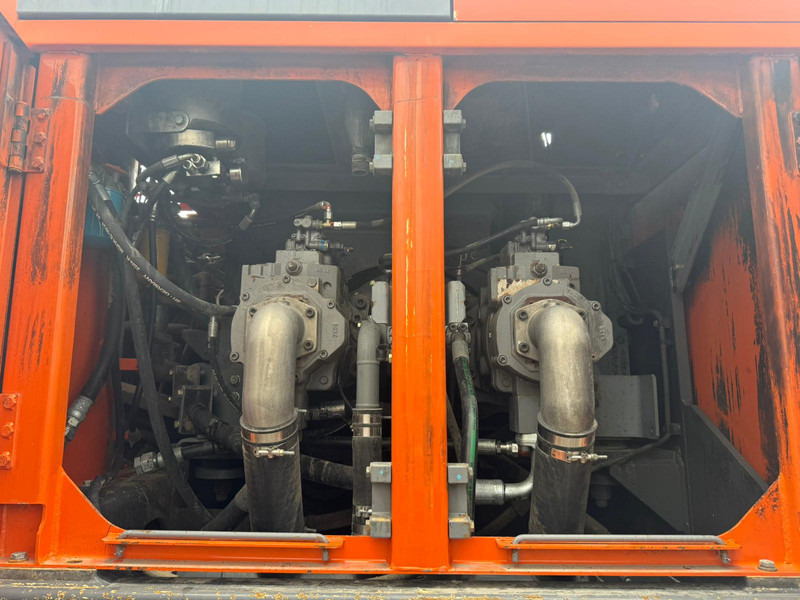 Pelle sur chenille Hitachi ZX670LCH-3: photos 13