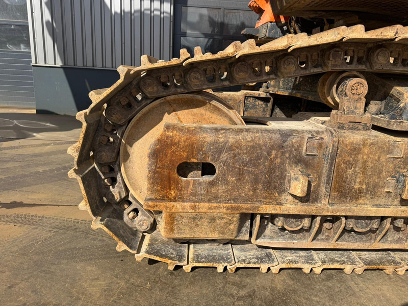 Pelle sur chenille Hitachi ZX670LCH-3: photos 20