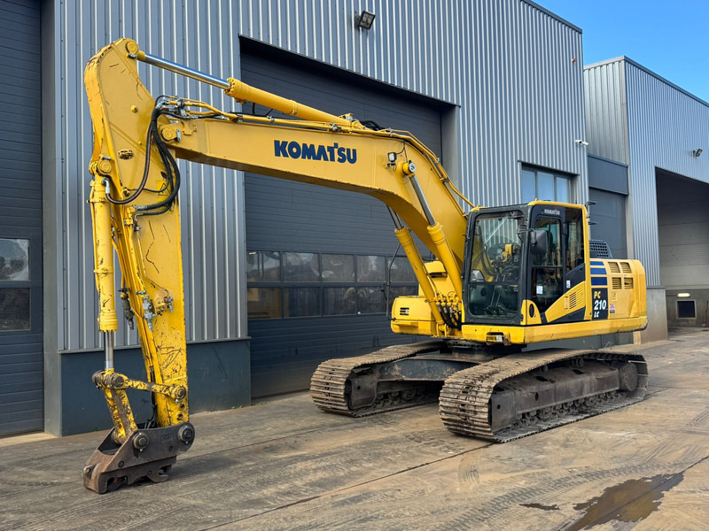 Komatsu PC210LC-10 - Pelle sur chenille: photos 2 Komatsu PC210LC-10 - Pelle sur chenille: photos 2