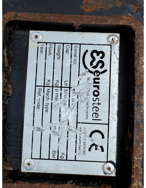 Pelle sur pneus Komatsu PW180-11: photos 20