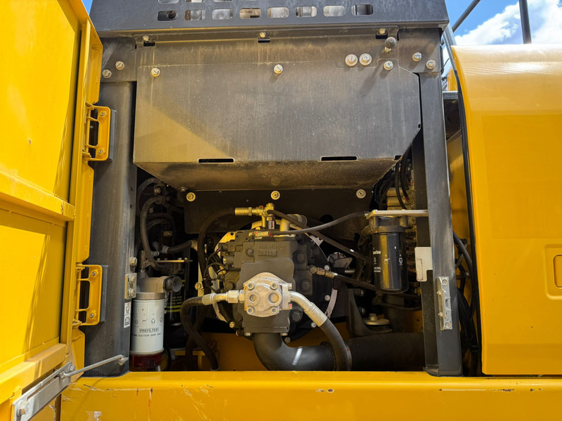 Pelle sur pneus Komatsu PW180-11: photos 19 Pelle sur pneus Komatsu PW180-11: photos 19