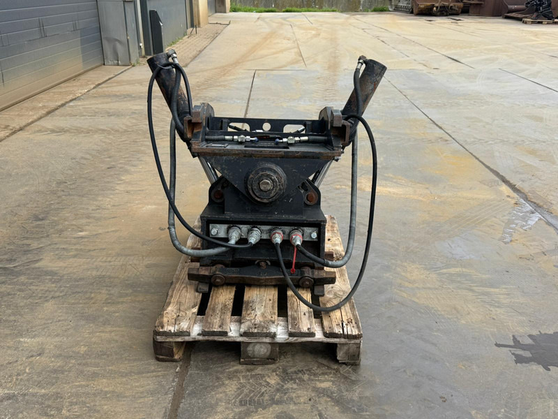 Verachtert CWT-40-H4N tilting quick coupler CW40 214-1033 - Attache rapide: photos 4 Verachtert CWT-40-H4N tilting quick coupler CW40 214-1033 - Attache rapide: photos 4