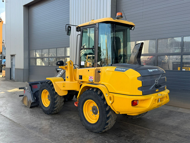 Volvo L30G - Chargeuse sur pneus: photos 3 Volvo L30G - Chargeuse sur pneus: photos 3