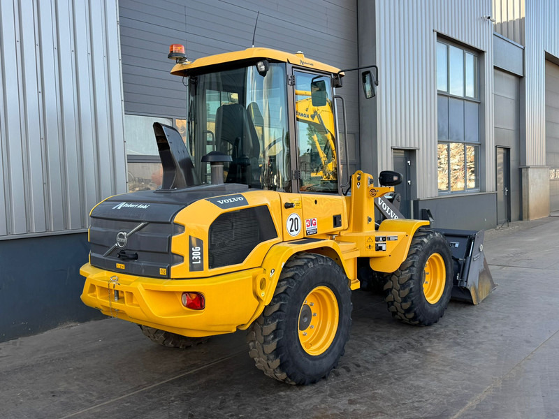 Volvo L30G - Chargeuse sur pneus: photos 4 Volvo L30G - Chargeuse sur pneus: photos 4