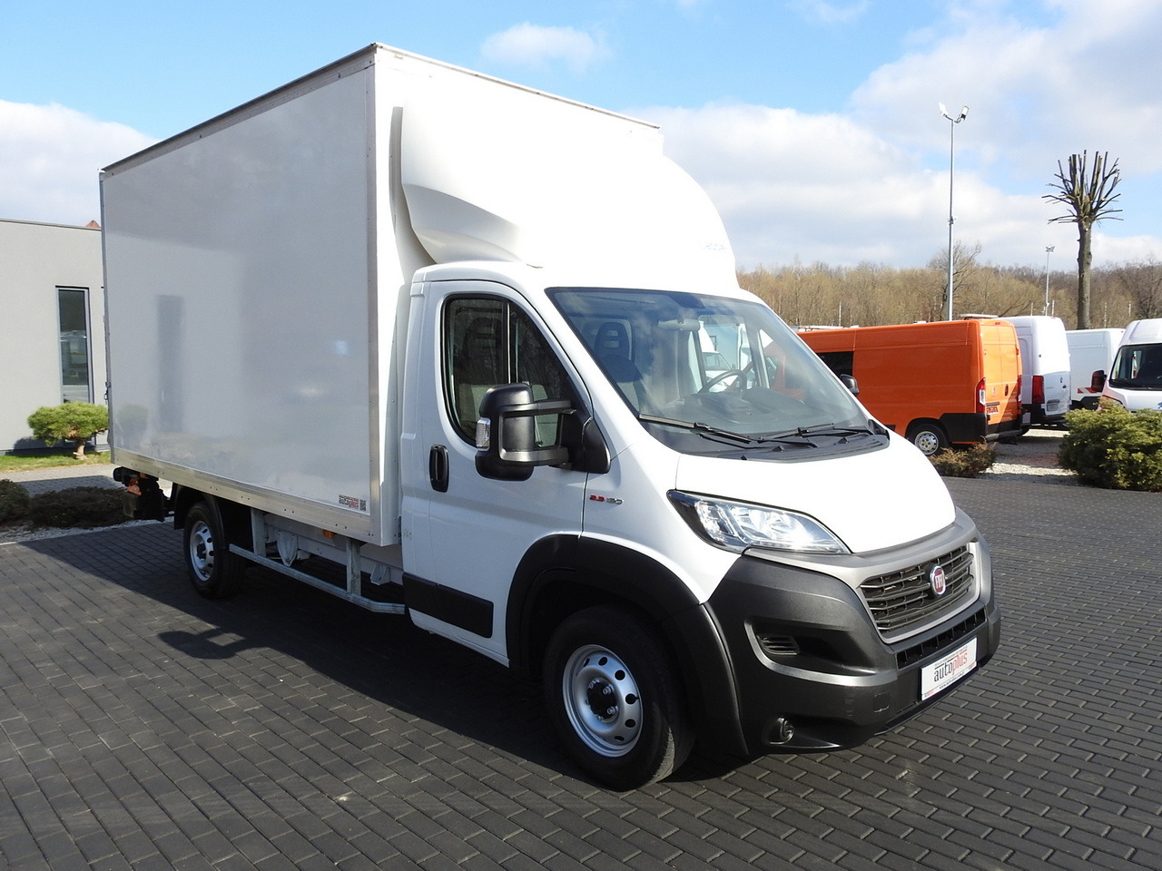 FIAT DUCATO BOX LIFT 8 PALLETS CRUISE CONTROL NAVIGATION LED LIGHTS AIR CONDITIONING 130HP - Utilitaire frigorifique: photos 4 FIAT DUCATO BOX LIFT 8 PALLETS CRUISE CONTROL NAVIGATION LED LIGHTS AIR CONDITIONING 130HP - Utilitaire frigorifique: photos 4