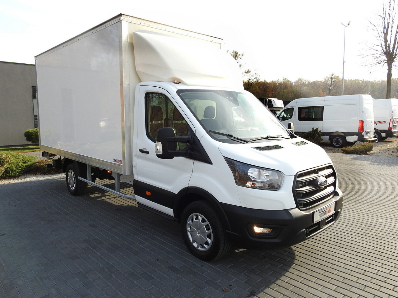 FORD TRANSIT BOX LIFT 8 PALLETS CRUISE CONTROL AIR CONDITIONING 130HP - Utilitaire frigorifique: photos 4 FORD TRANSIT BOX LIFT 8 PALLETS CRUISE CONTROL AIR CONDITIONING 130HP - Utilitaire frigorifique: photos 4