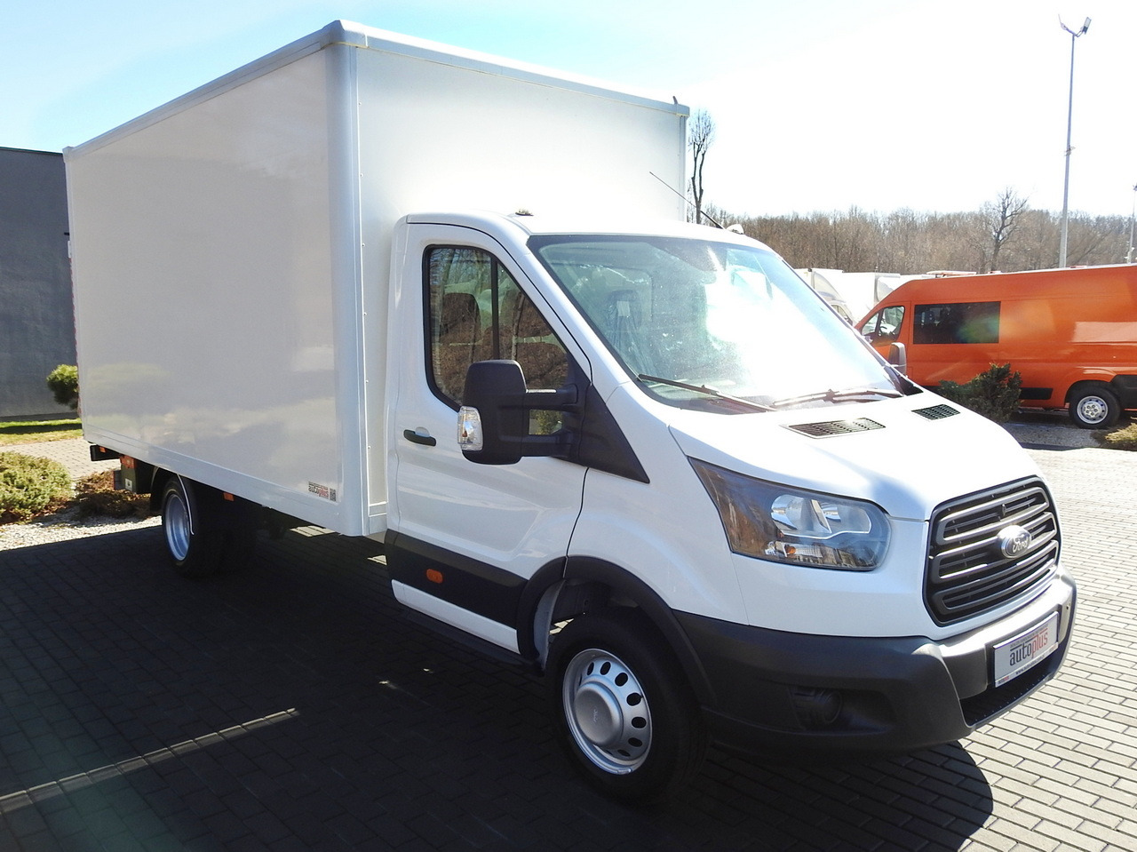 FORD TRANSIT  BOX LIFT 8 PALLETS TWIN WHEELS AIR CONDITIONING  130HP - Utilitaire frigorifique: photos 4 FORD TRANSIT  BOX LIFT 8 PALLETS TWIN WHEELS AIR CONDITIONING  130HP - Utilitaire frigorifique: photos 4