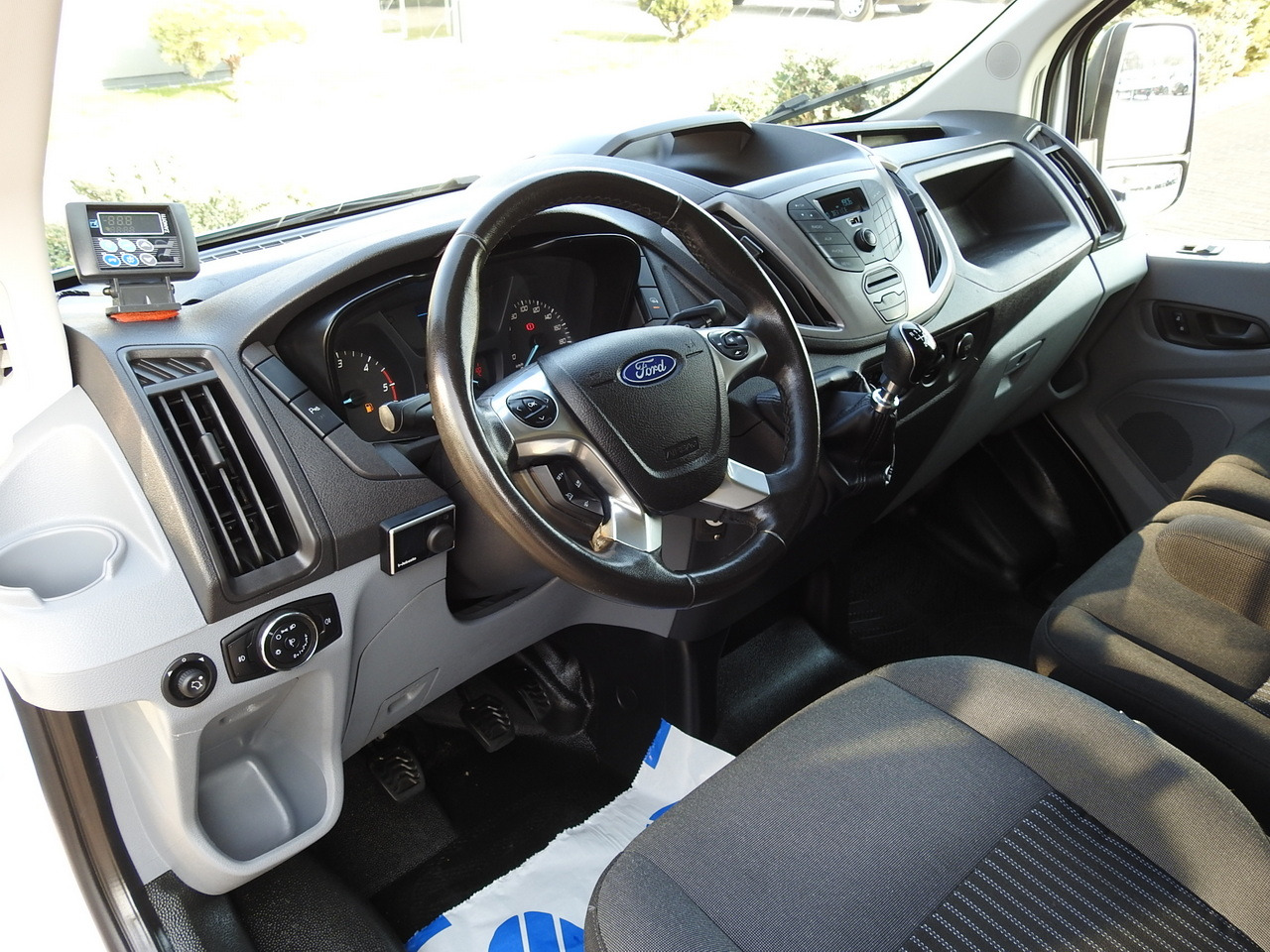 FORD TRANSIT  REFRIGERATOR VAN 0°C HEATING FUNCTION CRUISE CONTROL LED LIGHTS AIR CONDITIONING  130HP - Utilitaire frigorifique: photos 2 FORD TRANSIT  REFRIGERATOR VAN 0°C HEATING FUNCTION CRUISE CONTROL LED LIGHTS AIR CONDITIONING  130HP - Utilitaire frigorifique: photos 2