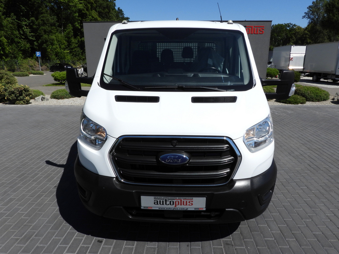 FORD TRANSIT STAKE BODY DOUBLE CABIN DOKA 7 SEATS TWIN WHEELS AIR CONDITIONING 130HP - Utilitaire double cabine: photos 5 FORD TRANSIT STAKE BODY DOUBLE CABIN DOKA 7 SEATS TWIN WHEELS AIR CONDITIONING 130HP - Utilitaire double cabine: photos 5