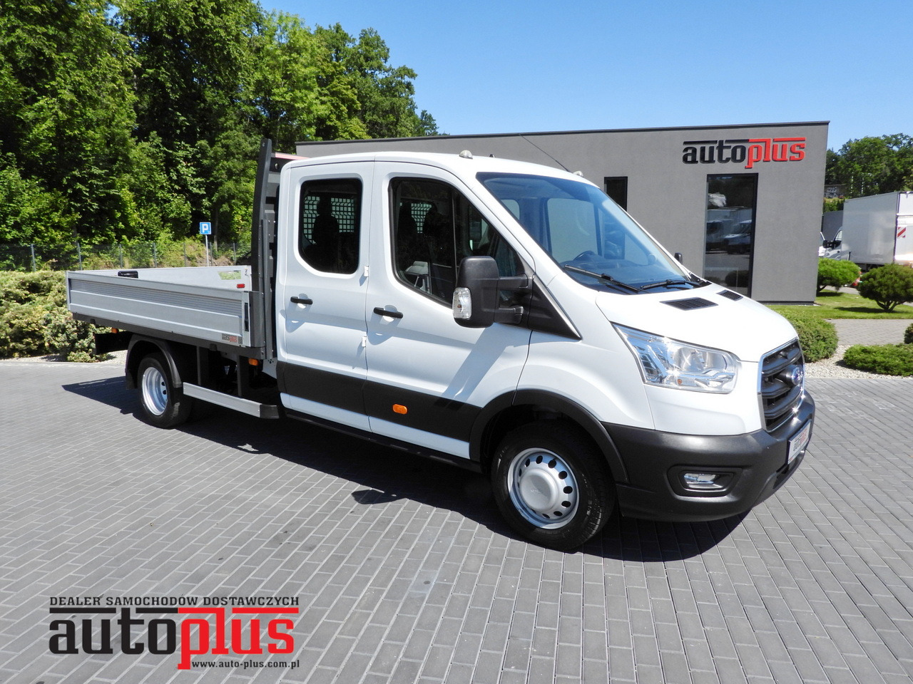 FORD TRANSIT STAKE BODY DOUBLE CABIN DOKA 7 SEATS TWIN WHEELS AIR CONDITIONING 130HP - Utilitaire double cabine: photos 1 FORD TRANSIT STAKE BODY DOUBLE CABIN DOKA 7 SEATS TWIN WHEELS AIR CONDITIONING 130HP - Utilitaire double cabine: photos 1