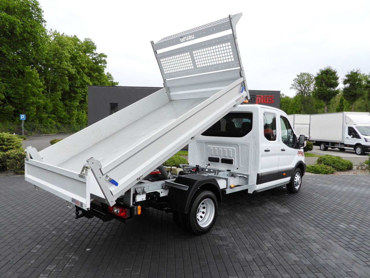 FORD TRANSIT TIPPER DOUBLE CABIN DOKA 6 SEATS CRUISE CONTROL AIR CONDITIONING TWIN WHEELS 170HP - Utilitaire benne: photos 3 FORD TRANSIT TIPPER DOUBLE CABIN DOKA 6 SEATS CRUISE CONTROL AIR CONDITIONING TWIN WHEELS 170HP - Utilitaire benne: photos 3