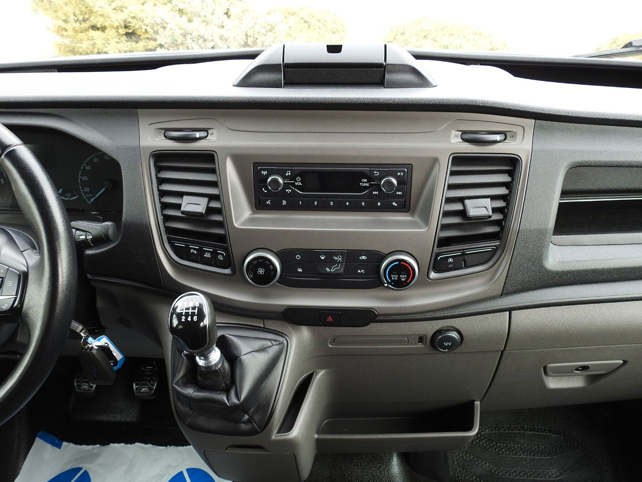 Fourgon utilitaire, Utilitaire double cabine Ford TRANSIT  KASTENWAGEN DOPPELKABINE 6 SITZE  A/C: photos 25