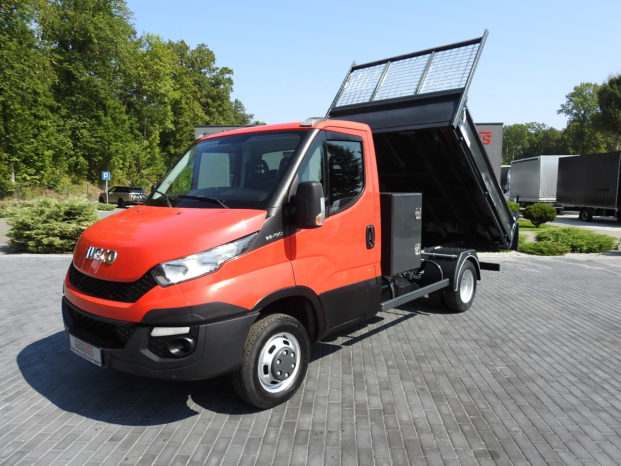 Utilitaire benne IVECO DAILY 35C13 TIPPER CRUISE CONTROL AIR CONDITIONING TWIN WHEELS  130HP: photos 18