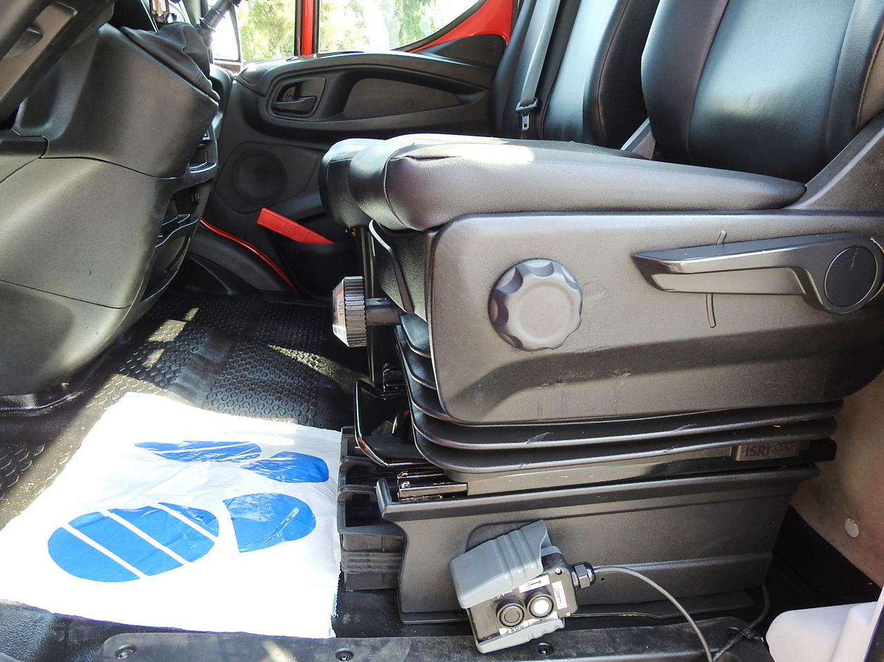 Utilitaire benne IVECO DAILY 35C13 TIPPER CRUISE CONTROL AIR CONDITIONING TWIN WHEELS  130HP: photos 28