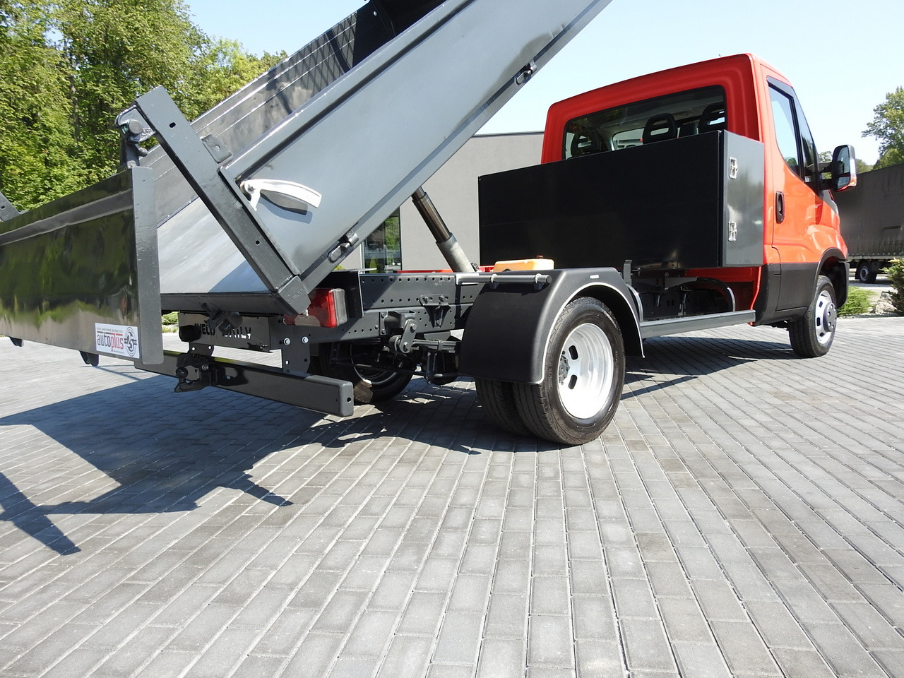 Utilitaire benne IVECO DAILY 35C13 TIPPER CRUISE CONTROL AIR CONDITIONING TWIN WHEELS  130HP: photos 25