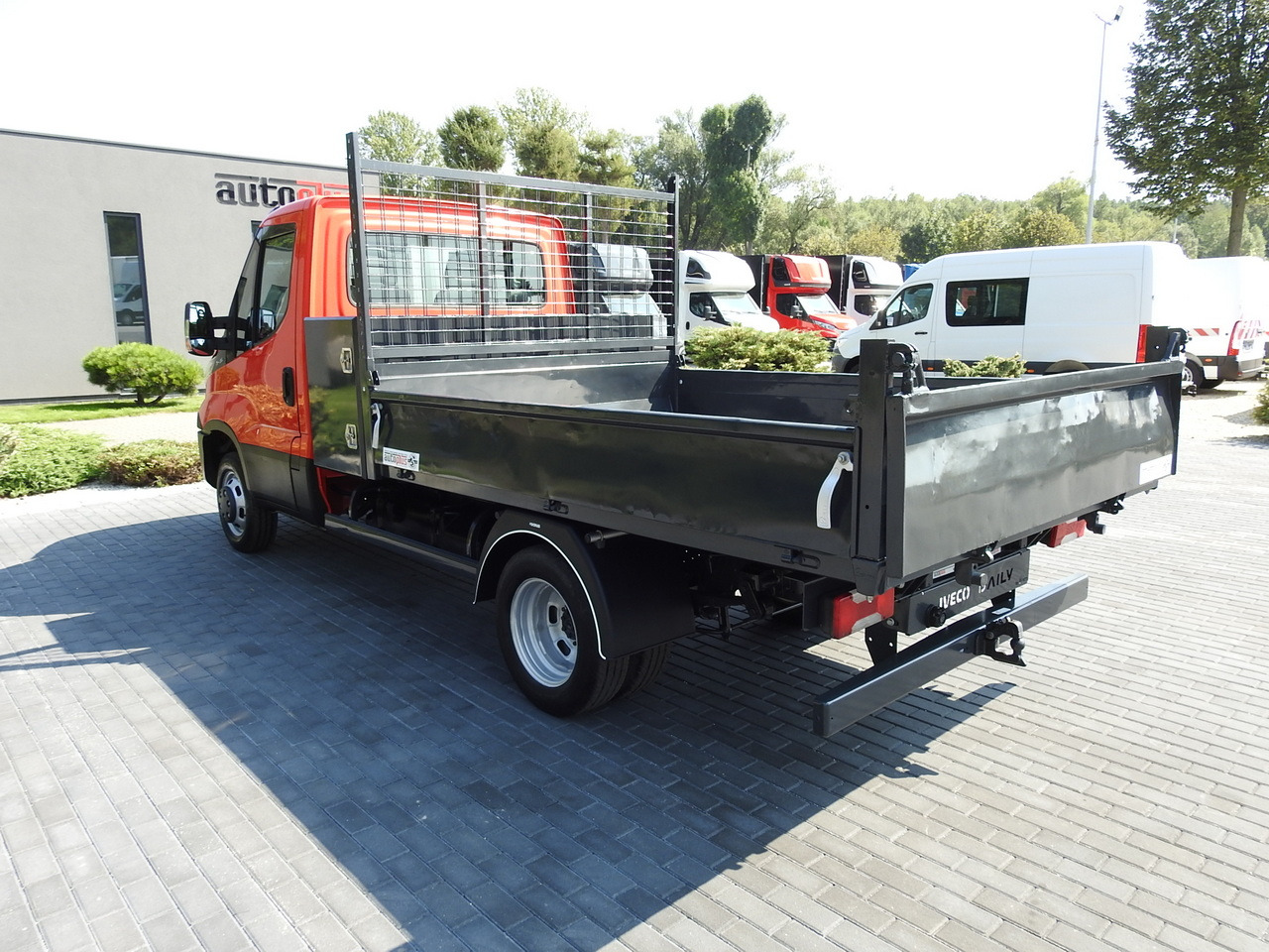 Utilitaire benne IVECO DAILY 35C13 TIPPER CRUISE CONTROL AIR CONDITIONING TWIN WHEELS  130HP: photos 9