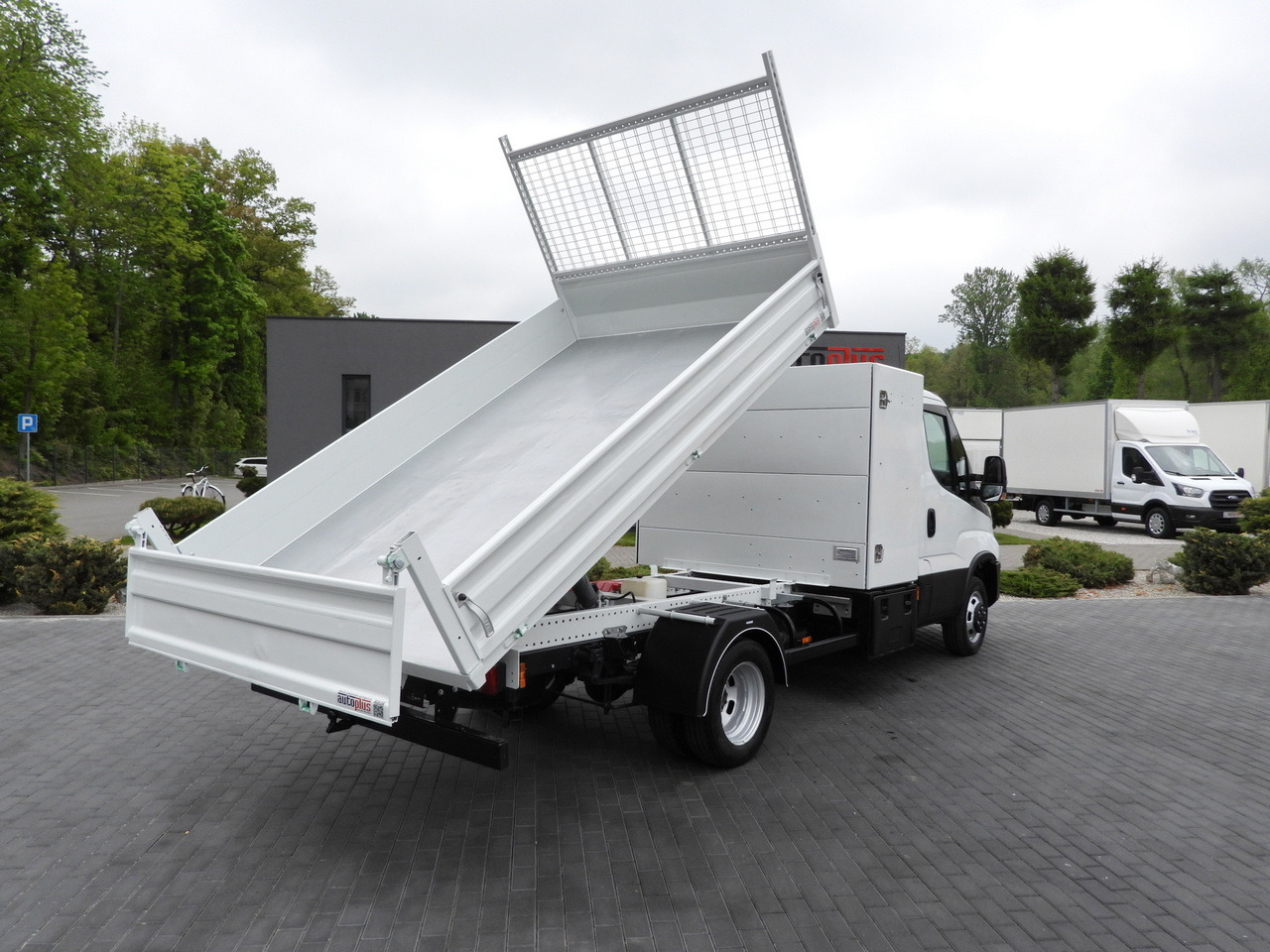 IVECO DAILY 35C14 TIPPER CRUISE CONTROL TWIN WHEELS  140HP - Utilitaire benne: photos 3 IVECO DAILY 35C14 TIPPER CRUISE CONTROL TWIN WHEELS  140HP - Utilitaire benne: photos 3