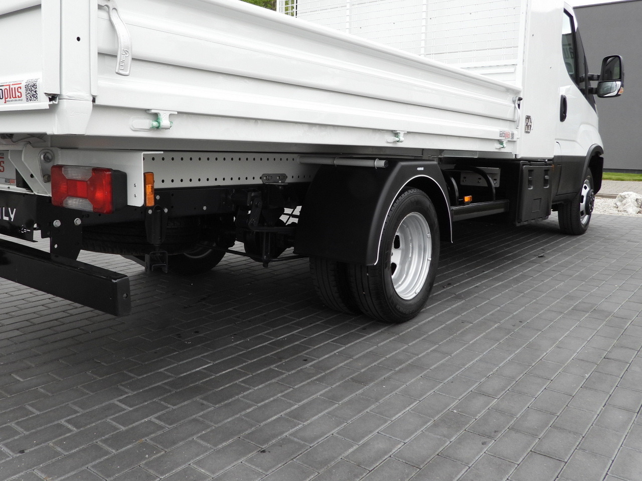 Utilitaire benne IVECO DAILY 35C14 TIPPER CRUISE CONTROL TWIN WHEELS 140HP: photos 17 Utilitaire benne IVECO DAILY 35C14 TIPPER CRUISE CONTROL TWIN WHEELS 140HP: photos 17