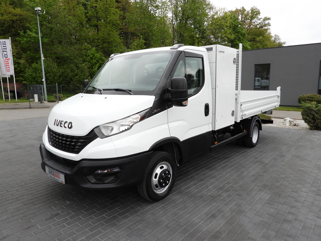 Utilitaire benne IVECO DAILY 35C14 TIPPER CRUISE CONTROL TWIN WHEELS 140HP: photos 6 Utilitaire benne IVECO DAILY 35C14 TIPPER CRUISE CONTROL TWIN WHEELS 140HP: photos 6