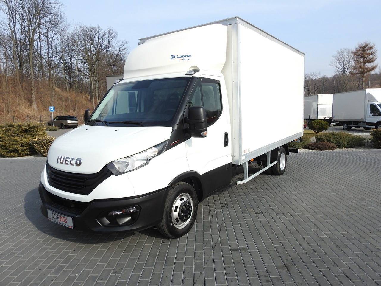 Fourgon grand volume IVECO DAILY 35C16 BOX LIFT 8 PALLETS CRUISE CONTROL TWIN WHEELS AIR CONDITIONING 160HP: photos 18 Fourgon grand volume IVECO DAILY 35C16 BOX LIFT 8 PALLETS CRUISE CONTROL TWIN WHEELS AIR CONDITIONING 160HP: photos 18