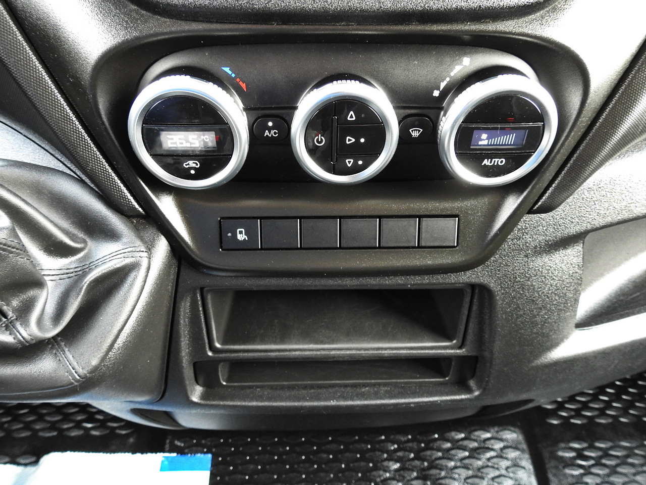 Fourgon grand volume IVECO DAILY 35C16 BOX LIFT 8 PALLETS CRUISE CONTROL TWIN WHEELS AIR CONDITIONING 160HP: photos 35 Fourgon grand volume IVECO DAILY 35C16 BOX LIFT 8 PALLETS CRUISE CONTROL TWIN WHEELS AIR CONDITIONING 160HP: photos 35