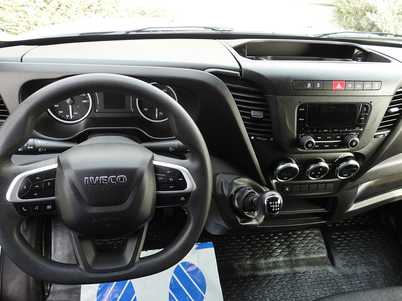 Fourgon grand volume IVECO DAILY 35C16 BOX LIFT 8 PALLETS CRUISE CONTROL TWIN WHEELS AIR CONDITIONING 160HP: photos 28 Fourgon grand volume IVECO DAILY 35C16 BOX LIFT 8 PALLETS CRUISE CONTROL TWIN WHEELS AIR CONDITIONING 160HP: photos 28