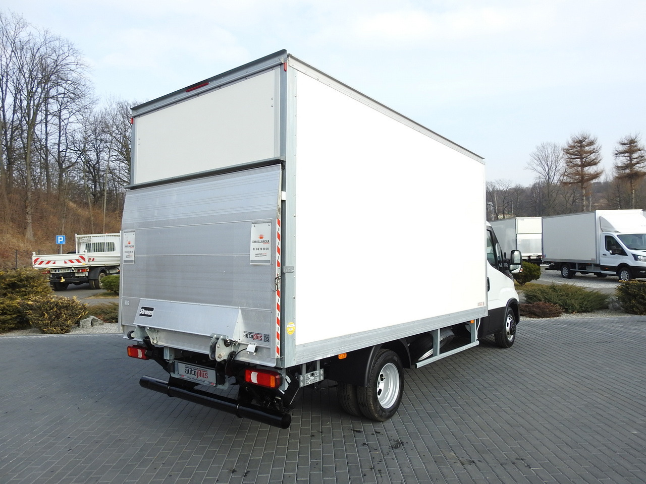 IVECO DAILY 35C16 BOX LIFT 8 PALLETS CRUISE CONTROL TWIN WHEELS AIR CONDITIONING  160HP - Utilitaire frigorifique: photos 3 IVECO DAILY 35C16 BOX LIFT 8 PALLETS CRUISE CONTROL TWIN WHEELS AIR CONDITIONING  160HP - Utilitaire frigorifique: photos 3
