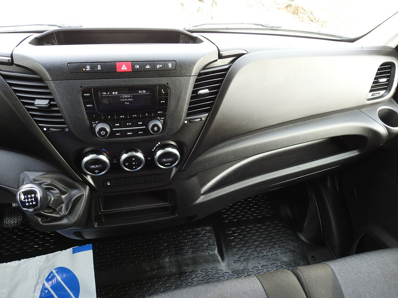 Fourgon grand volume IVECO DAILY 35C16 BOX LIFT 8 PALLETS CRUISE CONTROL TWIN WHEELS AIR CONDITIONING 160HP: photos 33 Fourgon grand volume IVECO DAILY 35C16 BOX LIFT 8 PALLETS CRUISE CONTROL TWIN WHEELS AIR CONDITIONING 160HP: photos 33