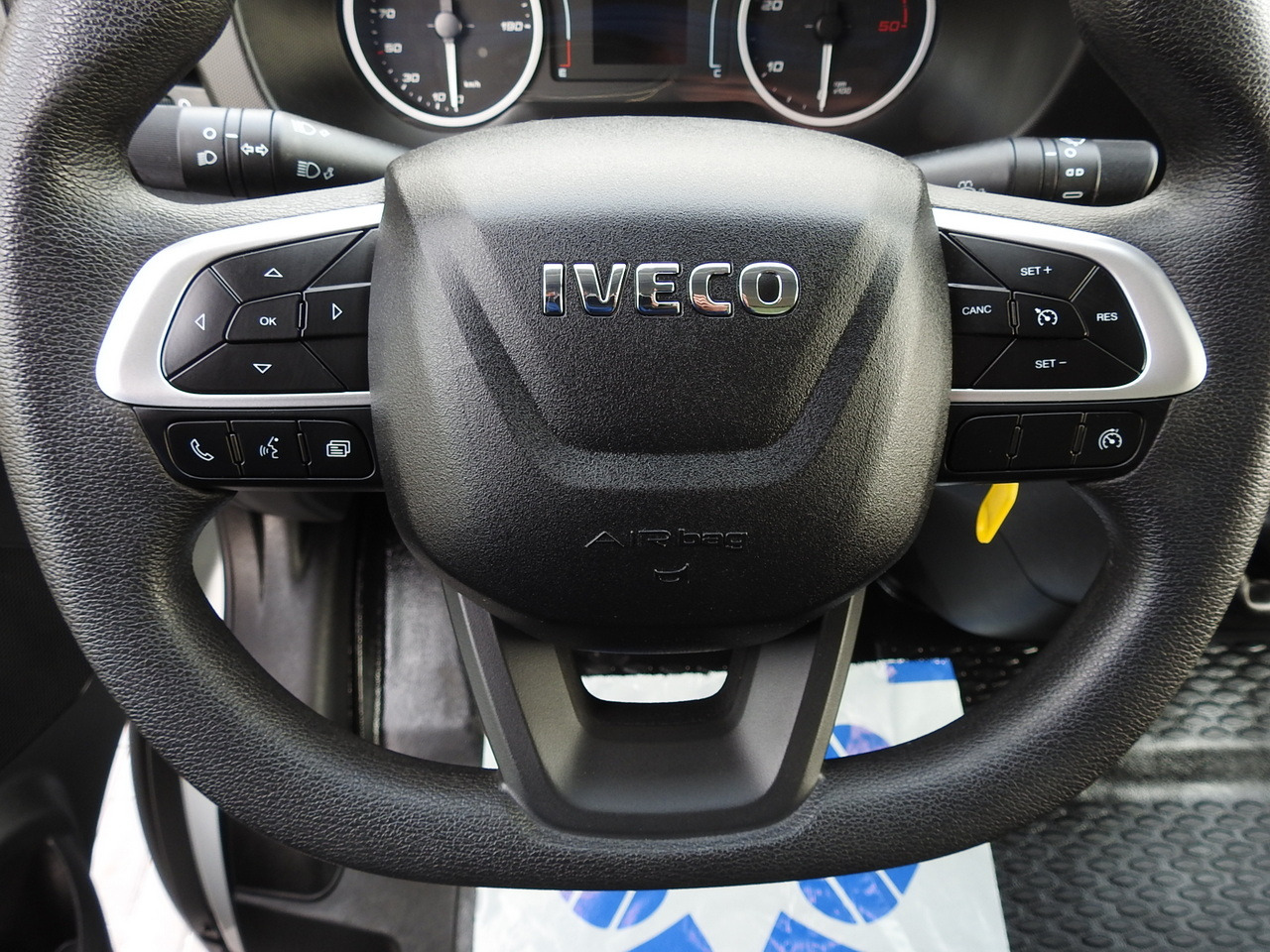 Fourgon grand volume IVECO DAILY 35C16 BOX LIFT 8 PALLETS CRUISE CONTROL TWIN WHEELS AIR CONDITIONING 160HP: photos 29 Fourgon grand volume IVECO DAILY 35C16 BOX LIFT 8 PALLETS CRUISE CONTROL TWIN WHEELS AIR CONDITIONING 160HP: photos 29