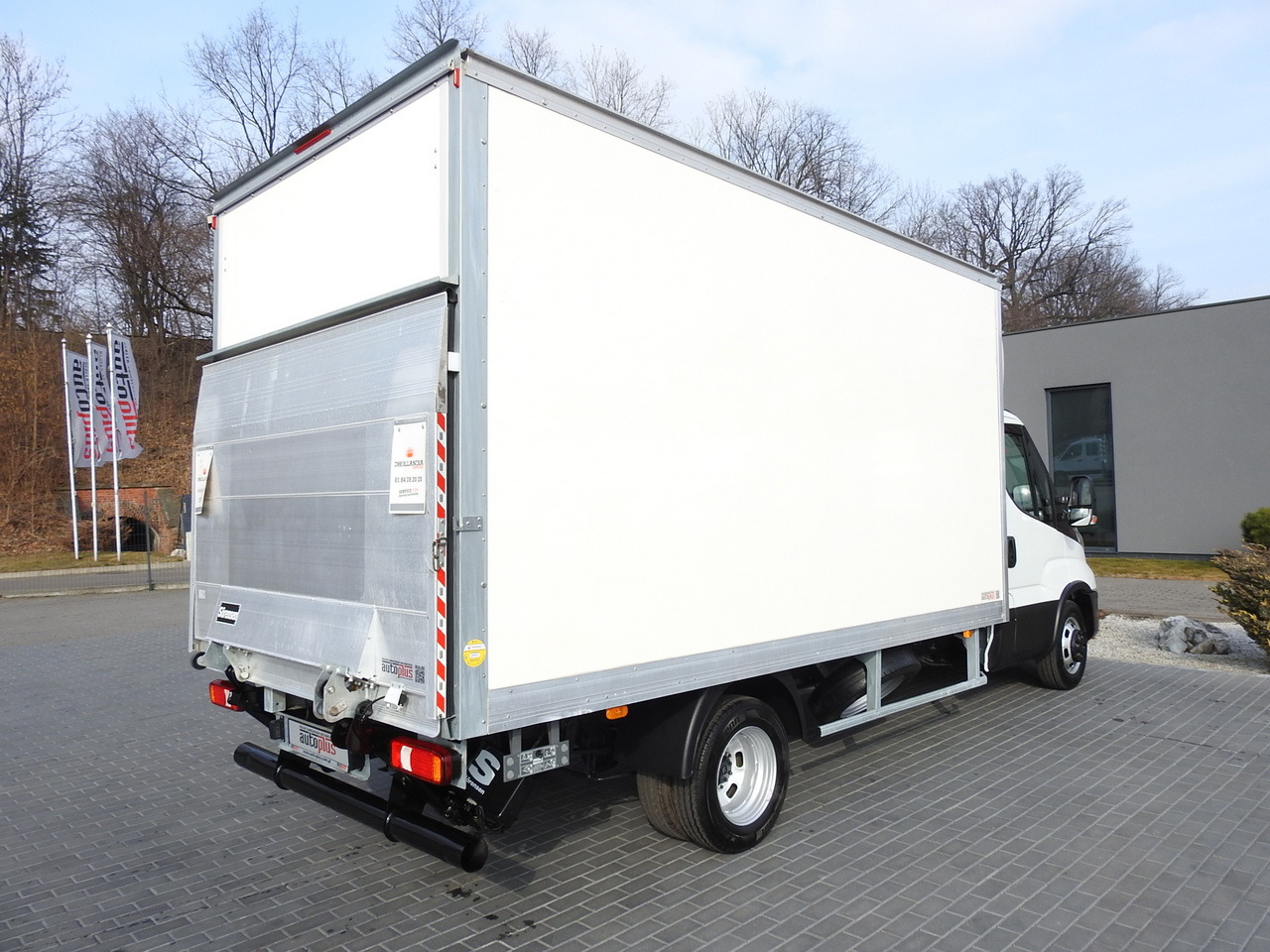 Fourgon grand volume IVECO DAILY 35C16 BOX LIFT 8 PALLETS CRUISE CONTROL TWIN WHEELS AIR CONDITIONING 160HP: photos 13 Fourgon grand volume IVECO DAILY 35C16 BOX LIFT 8 PALLETS CRUISE CONTROL TWIN WHEELS AIR CONDITIONING 160HP: photos 13