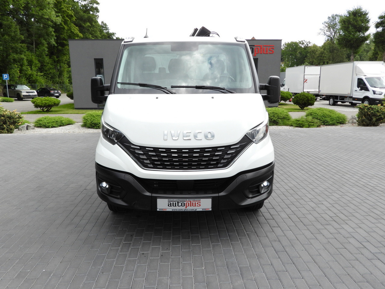 IVECO DAILY 35C18 THREE-WAY TIPPER 3 HDS SEATS CRUISE CONTROL LED LIGHTS AUTOMATIC TRANSMISSION HI-MATIC TWIN WHEELS AIR CONDITIONING 180HP - Utilitaire benne: photos 5 IVECO DAILY 35C18 THREE-WAY TIPPER 3 HDS SEATS CRUISE CONTROL LED LIGHTS AUTOMATIC TRANSMISSION HI-MATIC TWIN WHEELS AIR CONDITIONING 180HP - Utilitaire benne: photos 5